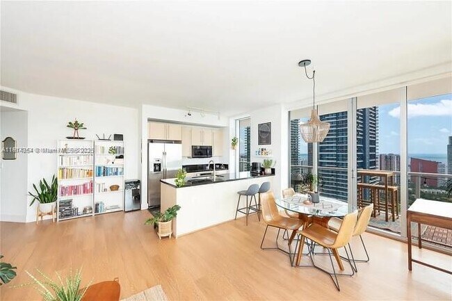 Photo - 79 SW 12th St Unit 3601-S