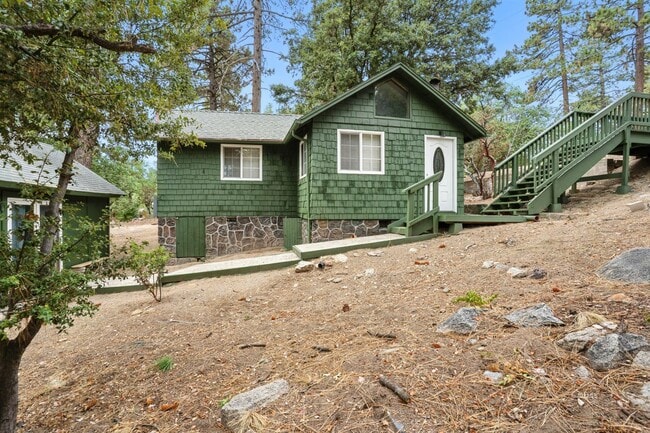 Building Photo - 2 Bd./1 Ba Main House w/ Studio + 3/4 Ba ADU Mountain Rental
