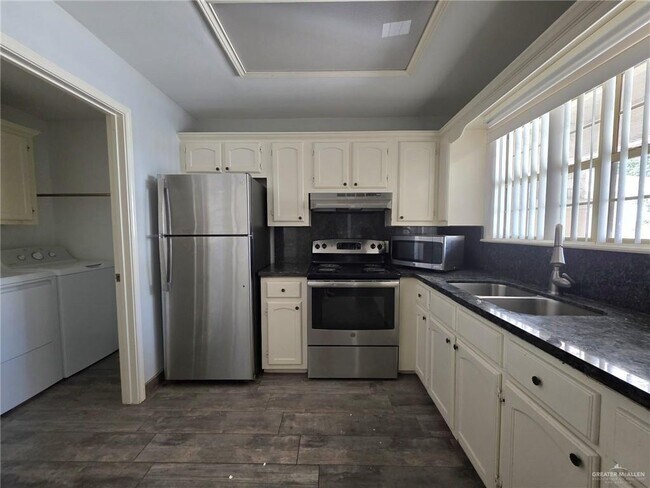 Photo - 11 Ashley Pl Unit 3009