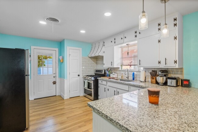 Photo - 4511 Avenue Q