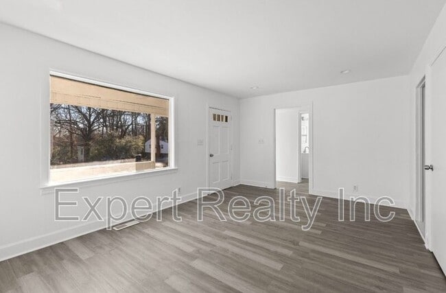 Photo - 9036 Beverly Dr N