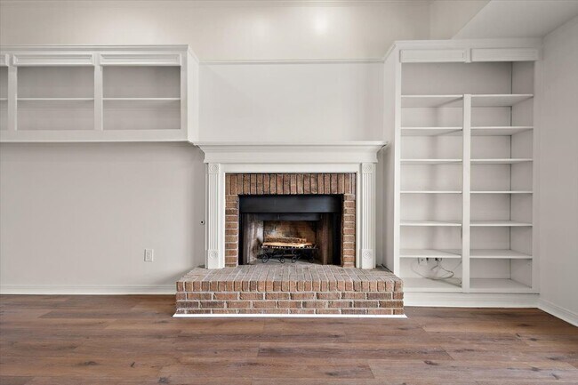 Photo - 322 Crestview Dr