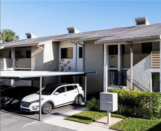 Building Photo - 3011 SE Aster Ln Unit 810