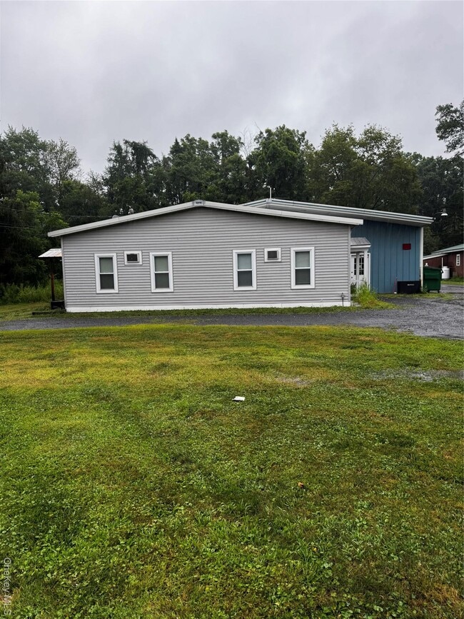 Building Photo - 8068 Albany Post Rd Unit #5 Rental