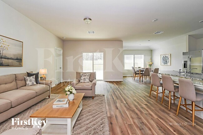 Photo - 17644 Cedar Crst Dr