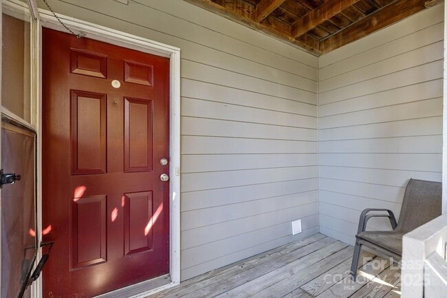 Photo - 2505 Stockbridge Dr Unit B