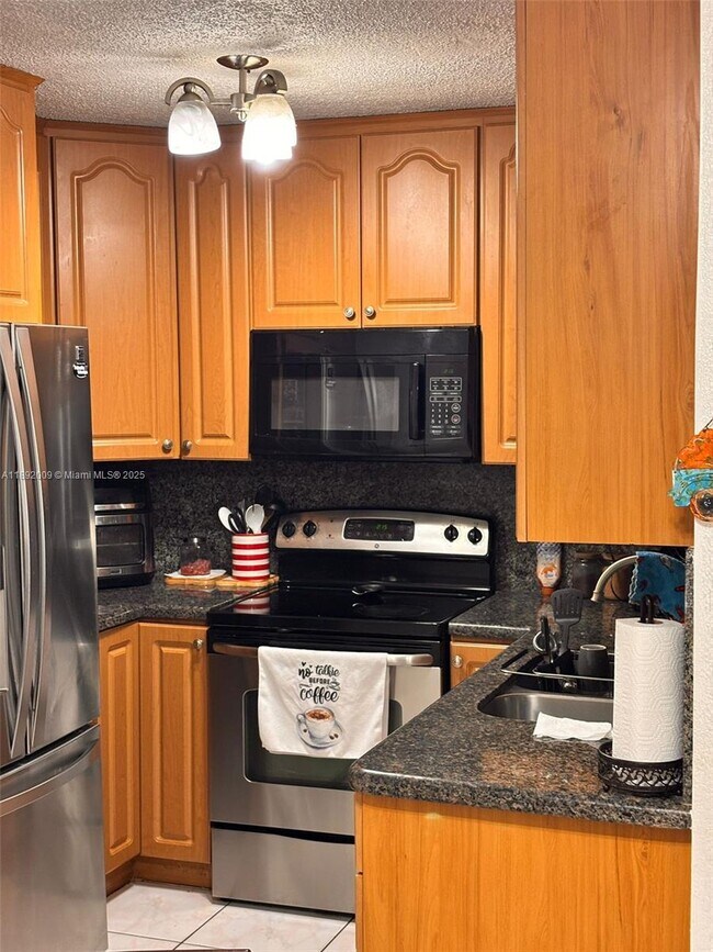 Photo - 2565 W 56th St Unidad 101