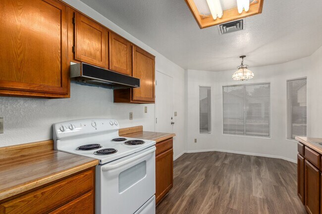 Photo - Charming 3 bed 2 bath home in Peoria!