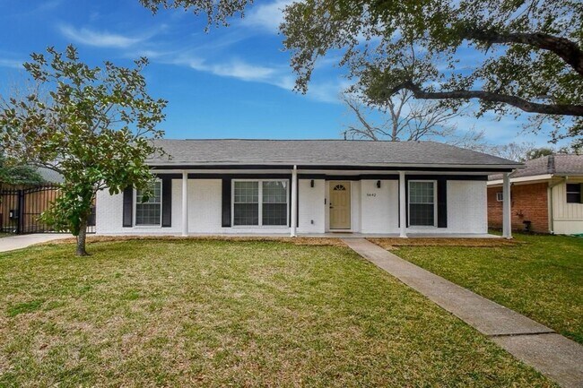 Photo - 5642 Cartagena St