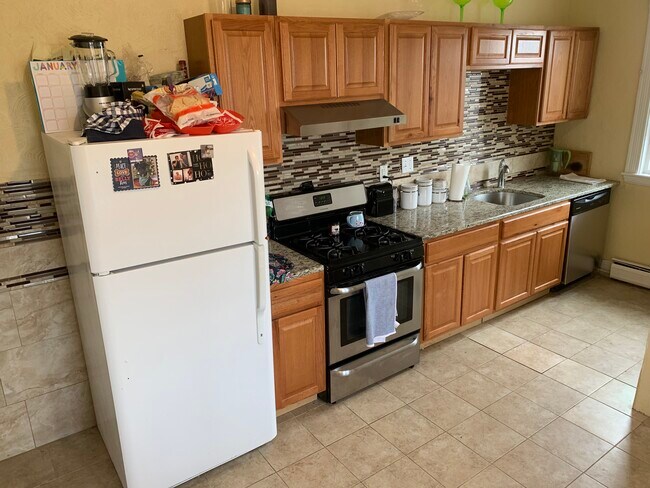 Building Photo - 165 Chiswick Rd