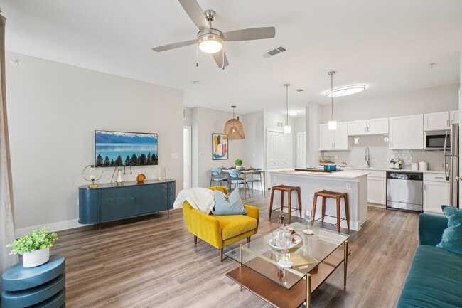 Photo - Centreport Lake