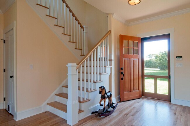 Photo - 144 Town Line Rd