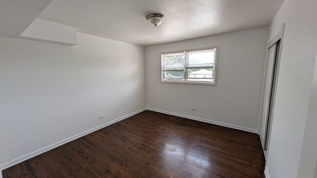 Photo - 2654 W Rascher Ave Unit Apt 303