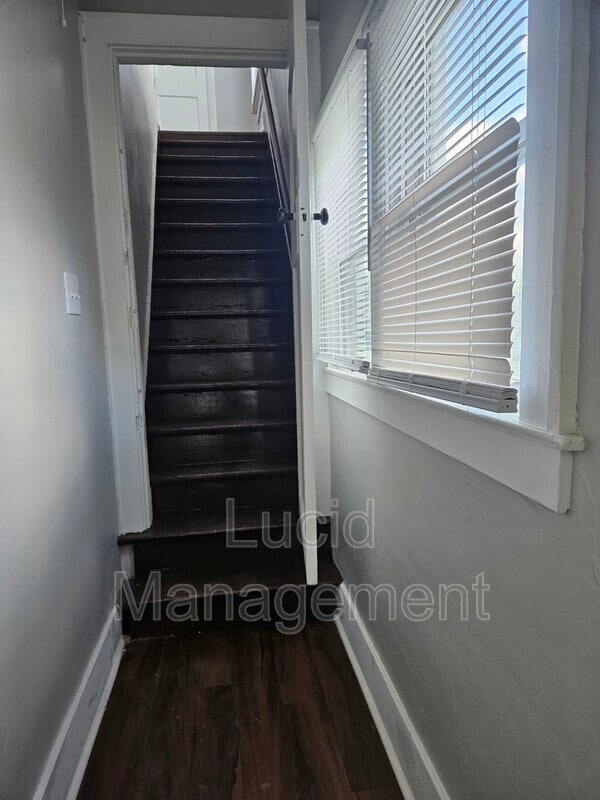Photo - 1210 Longfield Ave