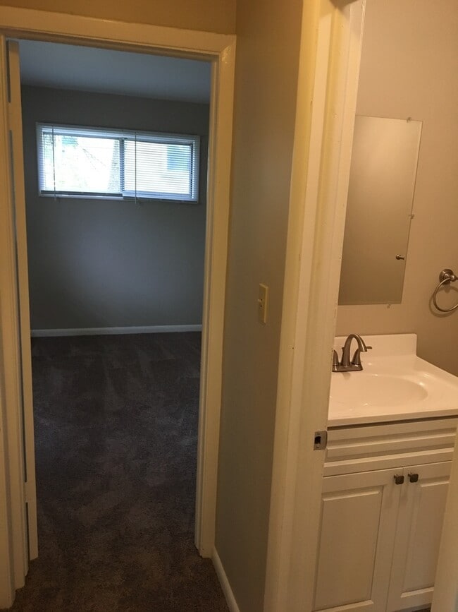 Photo - Spacious 4 bedroom 1.5 bath ranch Eastwood