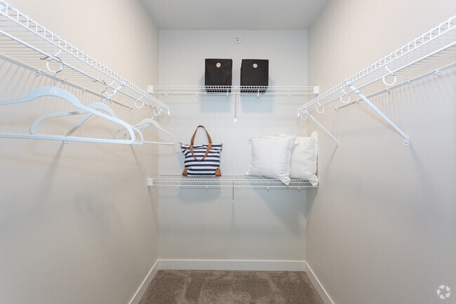 2BR, 2BA - 1089 SF - Altair at the Heights