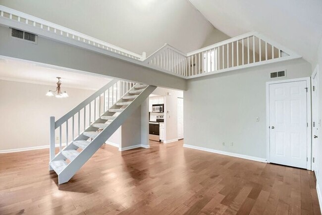 Photo - 1585-B Arlington Ave