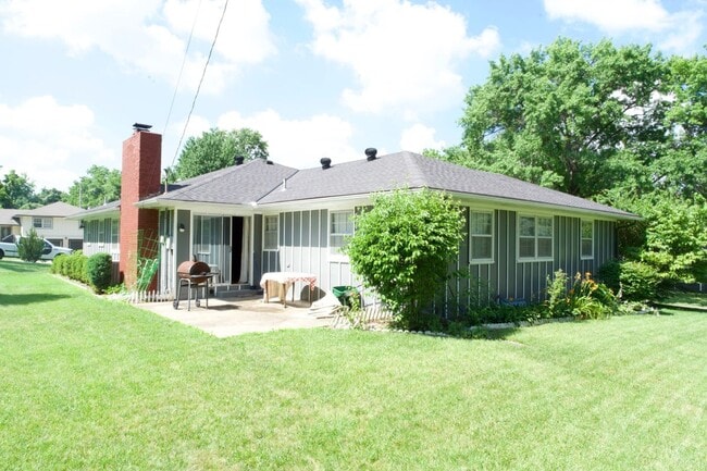 Photo - 1405 N 82nd Terrace