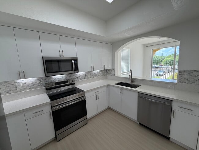 Granite ounter tops - 8814 W Flagler St Unit 201