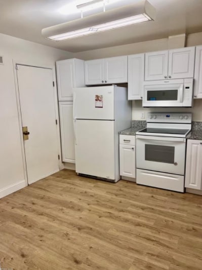 Photo - 304 Woods Edge Ct