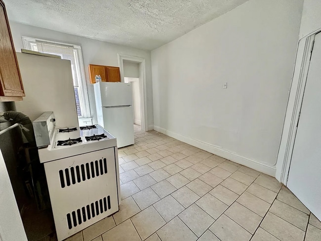 Photo - 326 Bloomfield St