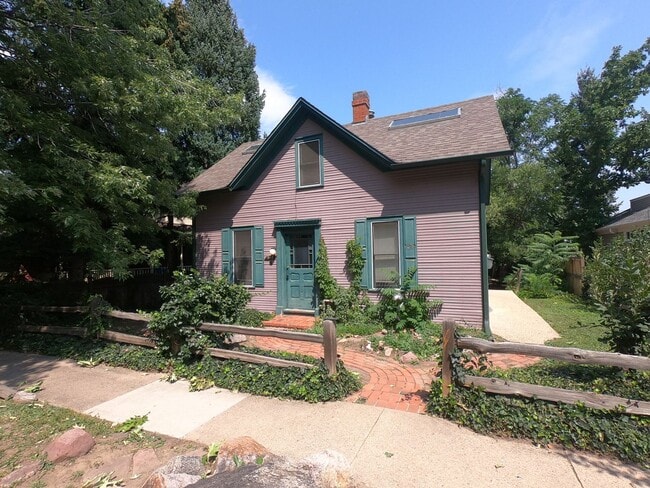 Photo - 3 Bedroom on West Side of The Hill Unit A