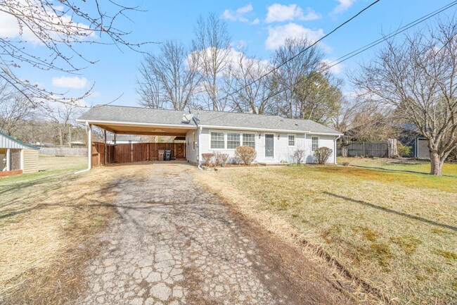 Photo - 331 Sarvis Dr