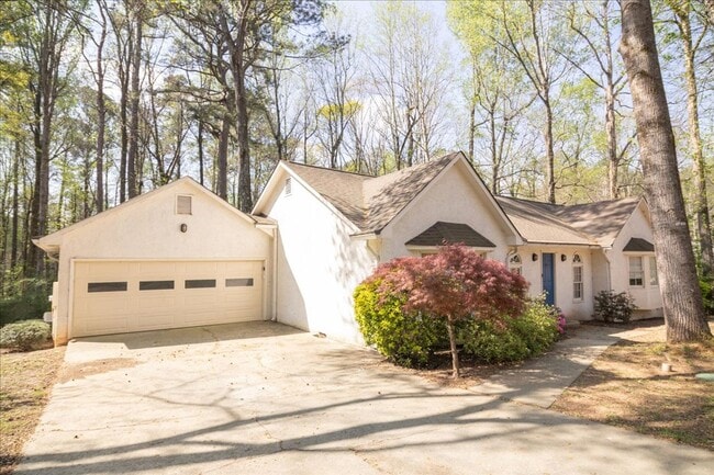 Photo - Spacious 3/2 Ranch Home w/ 2 Car Garage in Quiet Neighborhood