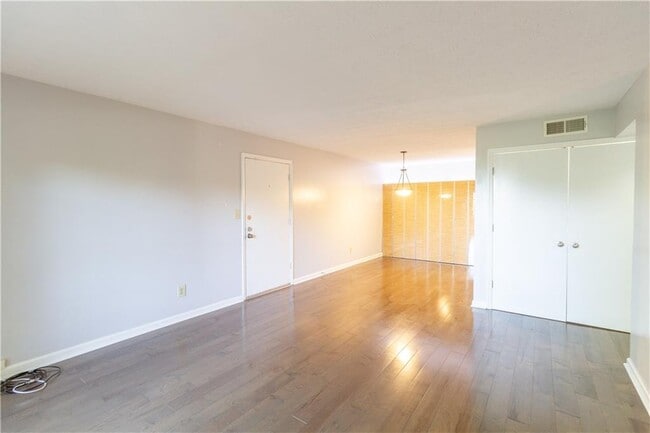 Photo - 2955 Seven Pines Ln Unit 101