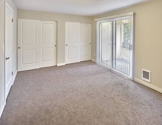 Photo - 3030 Lake City