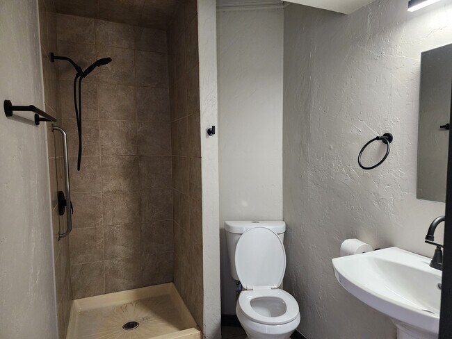 Photo - 1310 Keystone Ln