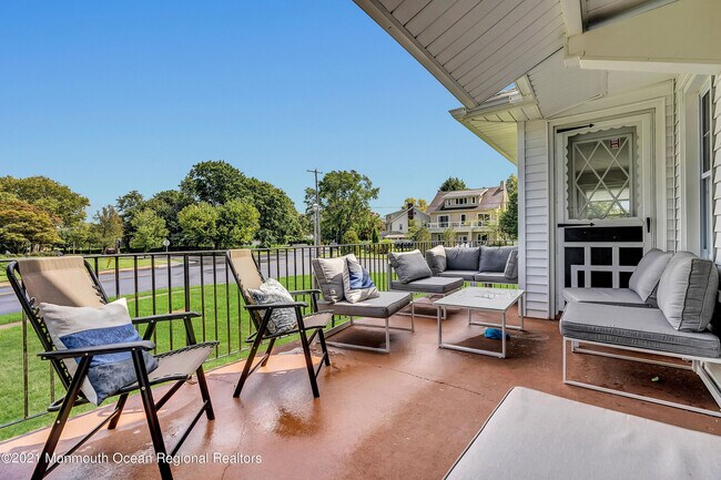 Photo - 110 Monmouth Dr