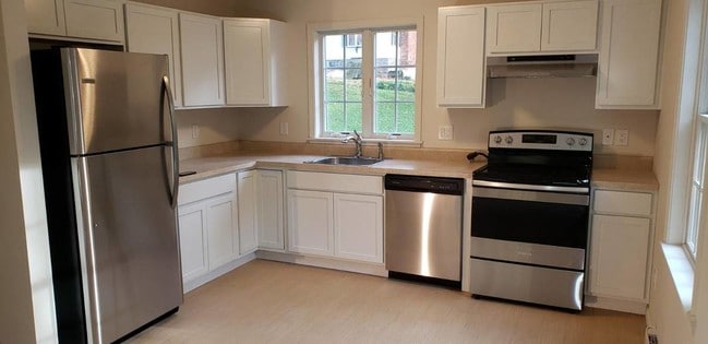 KItchen - 12 Robinson Ave Unit 1