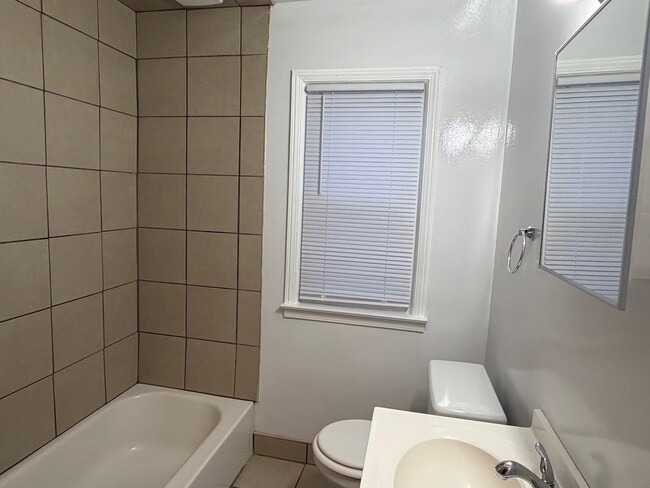 Photo - 21536 Panama St