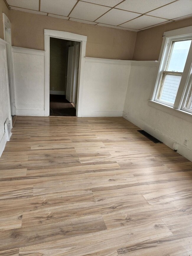 Newly remodeled 2 bedroom, 1.5 bathroom House - Newly remodeled 2 bedroom, 1.5 bathroom House