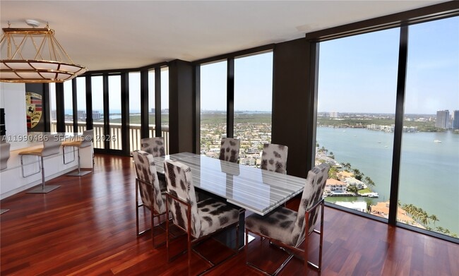 Building Photo - 1000 E Island Blvd Unit PH2