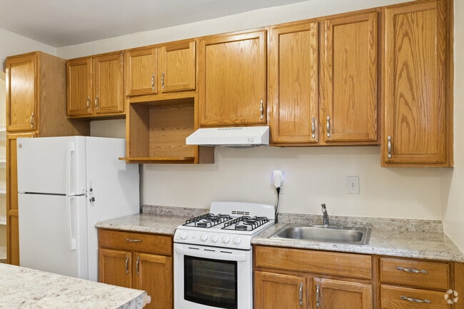 2BR, 1BA - 1,330SF - Kitchen