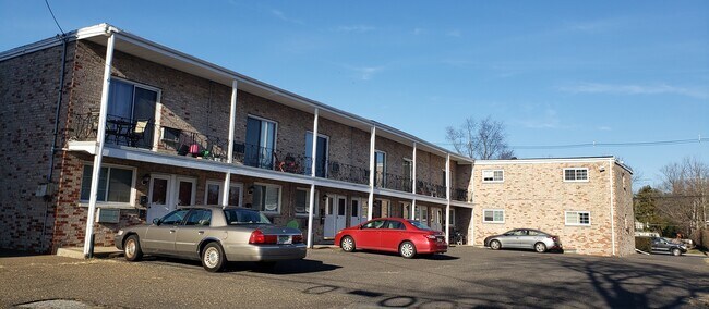 Station Court Apartments