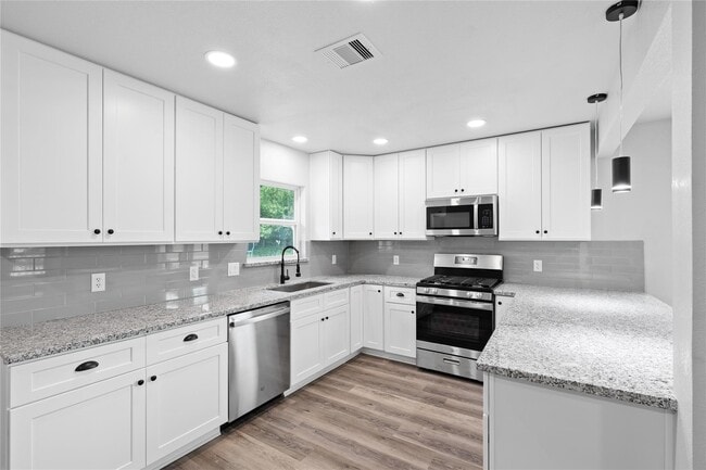 Building Photo - 524 Dunnam Ave