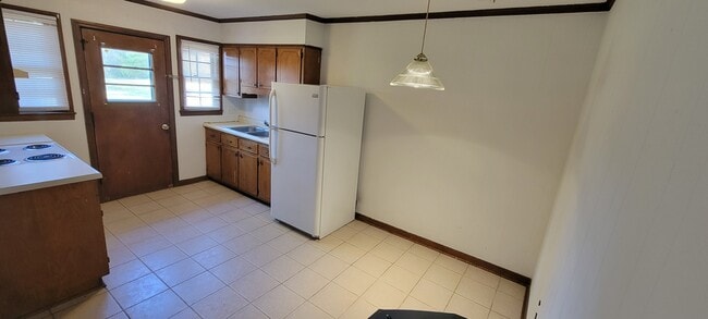 Photo - 3530 Lynn Ave