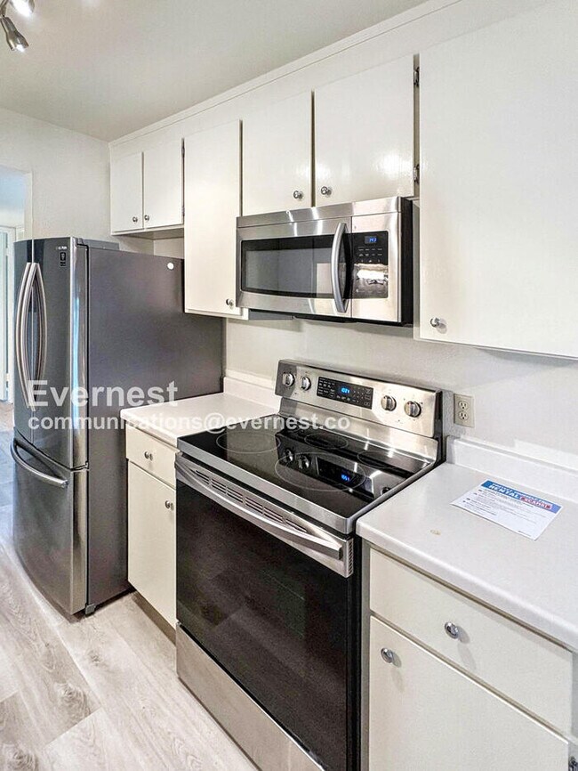 Photo - 283 Tradewinds Dr Unit APT 8