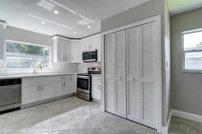 Photo - 10131 NW 35th St