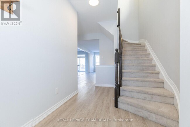 Photo - 937 Shimmerton Cir