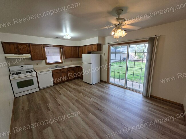 Photo - Spacious 2 bedroom 2 bathroom duplex in Hi...