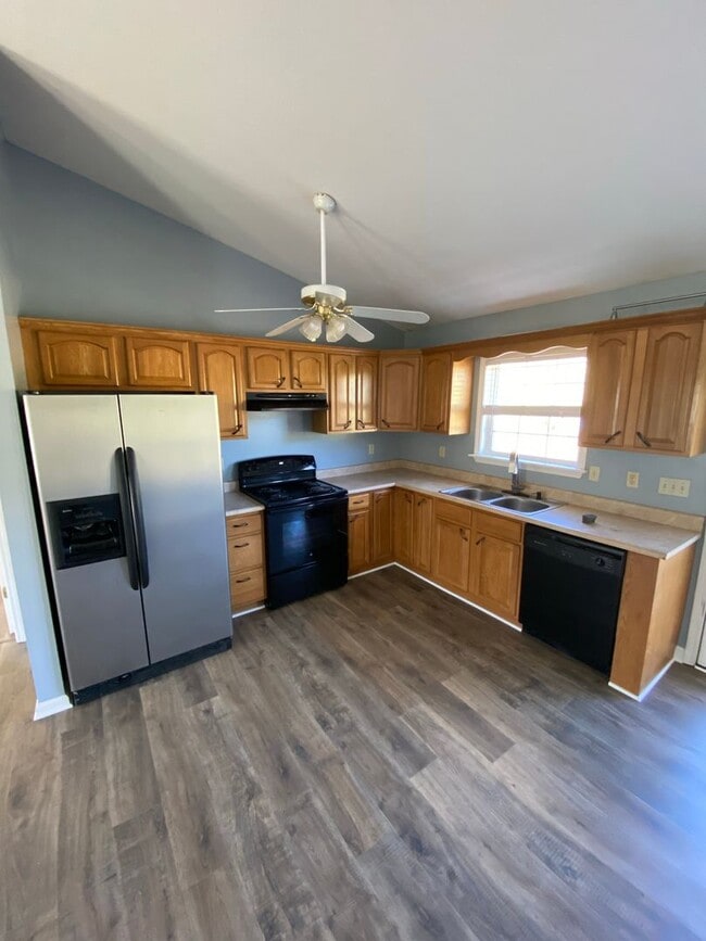 Photo - 1887 Warrensburg Rd