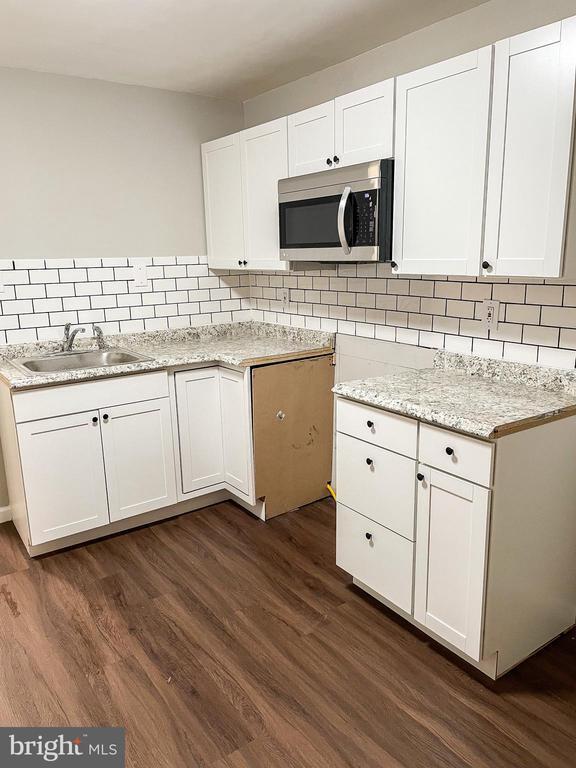 Building Photo - 539 Glenview St Unit 1ST FL