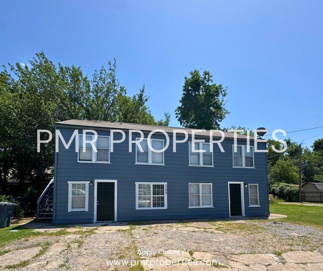 Building Photo - 209 NW 6th St Unit lower Rental