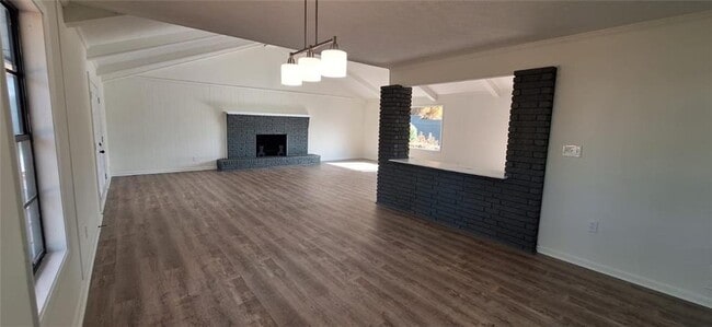 Photo - 487 Embry Ln NE