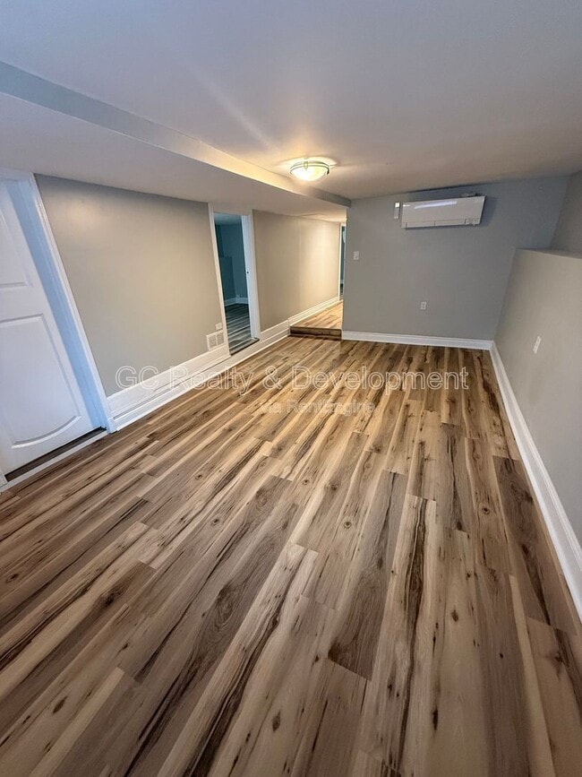 Photo - 2519 N Hamlin Ave Unidad B