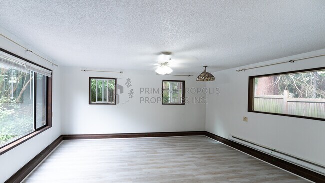 12045 25th Ave NE